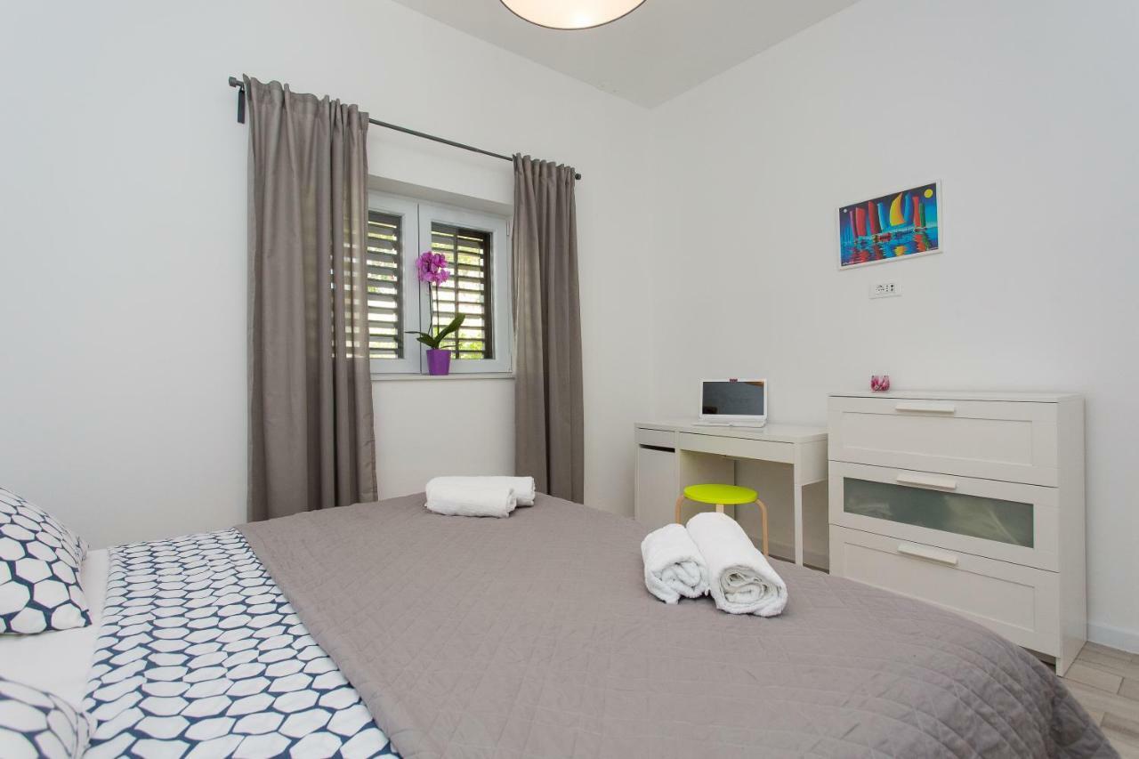 Apartments Pinery Makarska Buitenkant foto