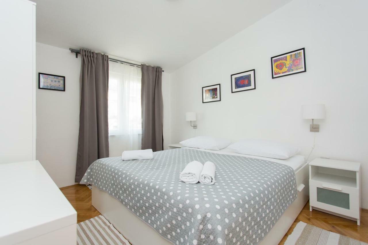 Apartments Pinery Makarska Buitenkant foto